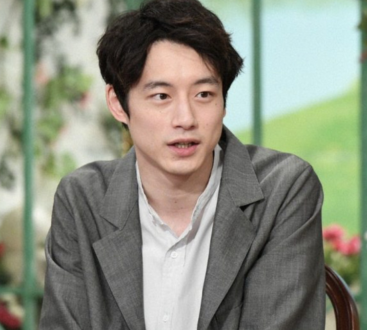 坂口健太郎