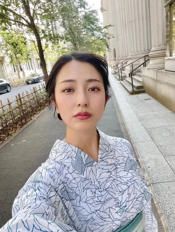 小島梨里杏熱愛彼氏見出し1