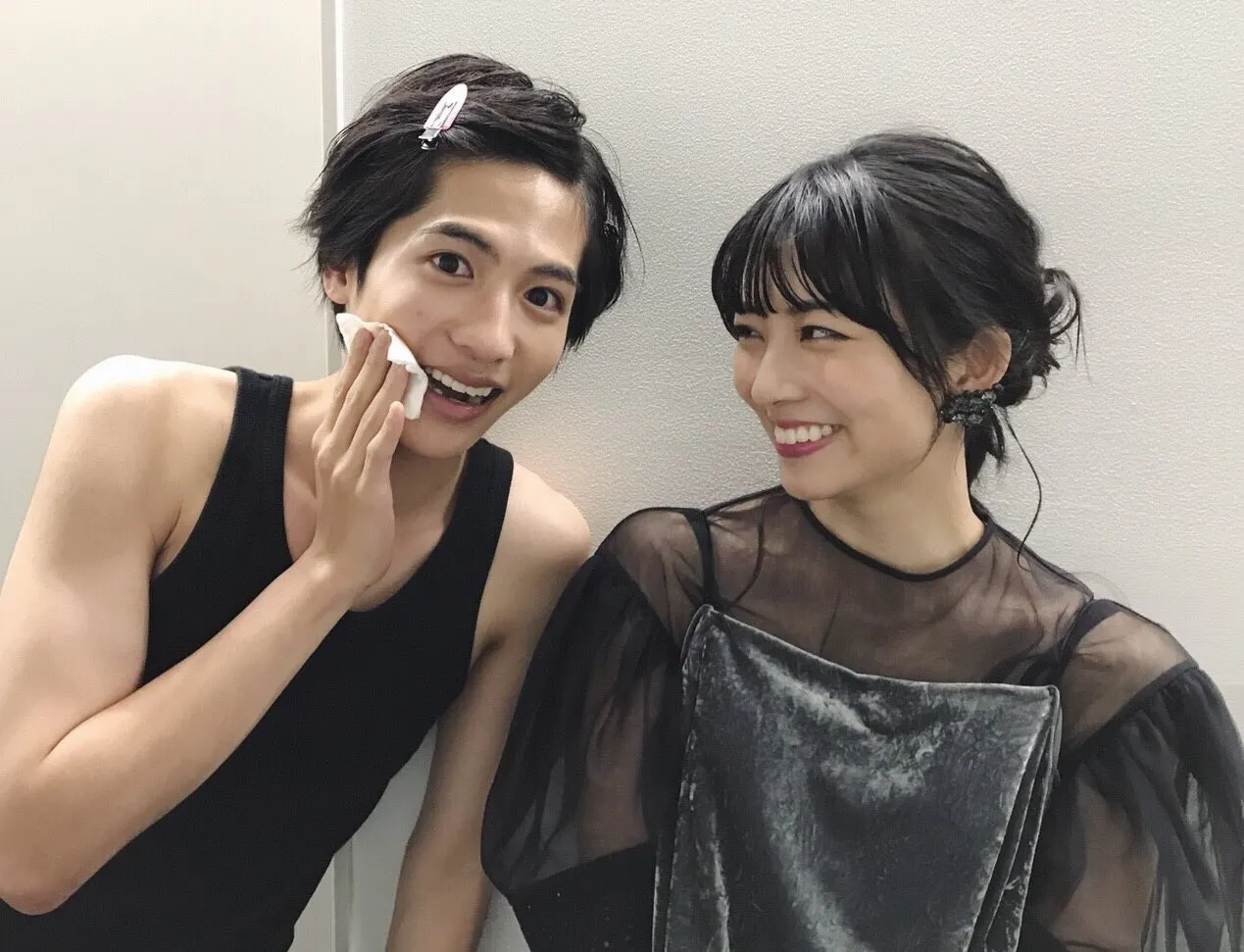 小島梨里杏志尊淳