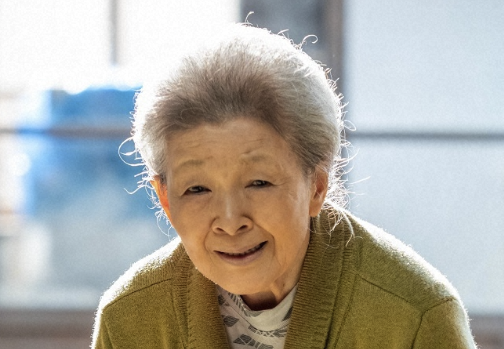 草村礼子