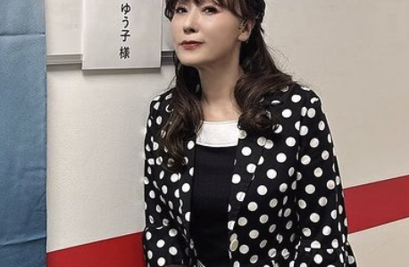 【悲報】浅野ゆう子の首のシワは本人も自覚していた！シワは長年の悩み！？